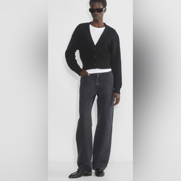 Aritzia babaton Canberra black merino wool v neck button up cropped sweater - Picture 1 of 6
